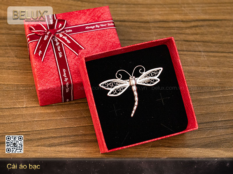 Hoa cài áo bằng bạc mẫu 1&nbsp;